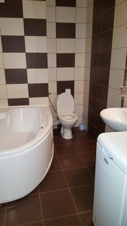 Sunlight Studio Apartment Oradea Bagian luar foto